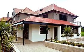 Crowwood Hotel And Alba Restaurant